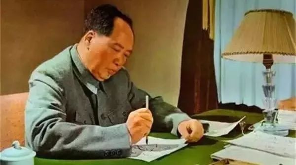 这些珍贵影像记录伟人毛泽东传奇一生，值得收藏！