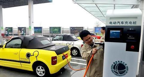 72v电动车到几格充电_充电汽车怎么充电_电动汽车移动充电车