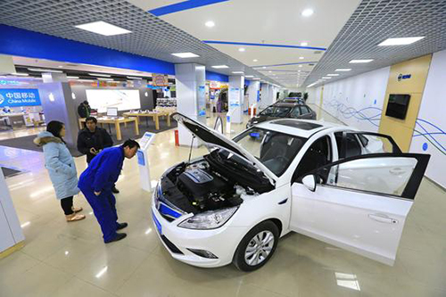 中国首次将电动汽车引入家电连锁卖场