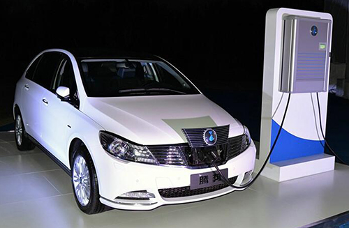 低油价对世界不利 应向电动汽车提供补贴