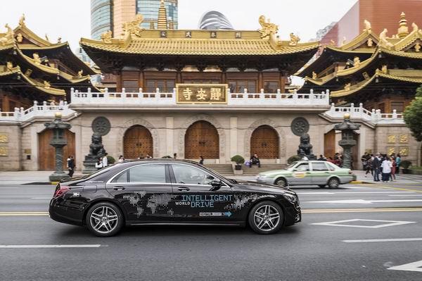 相比诗和远方，奔驰的自动驾驶研发已在上海闹市积累道路数据