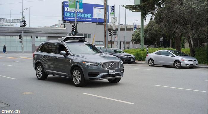 Uber CEO：自动驾驶汽车还是个“学生” 要继续学习